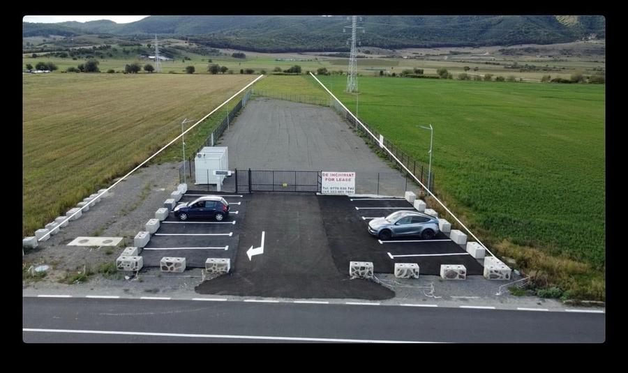 De vânzare sau închiriere teren intravilan curți construcții cu utilități - 1