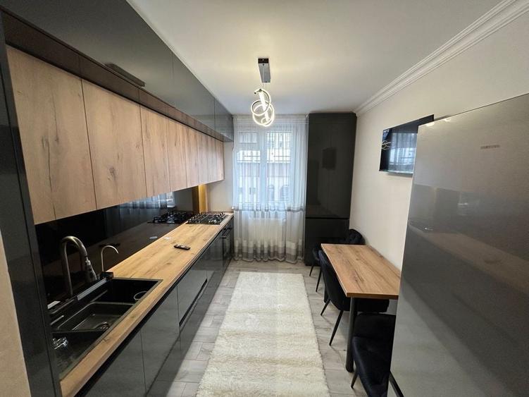 Inchriez apartament 3 camere - 4