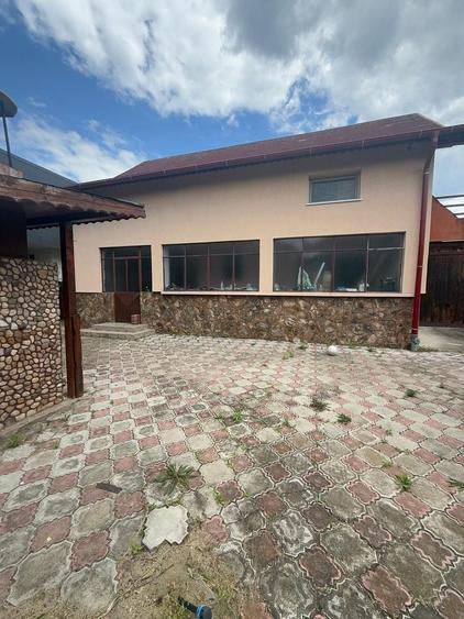 Casa individuala traditionala spatioasa in zona linistita - Dumbravita - 1