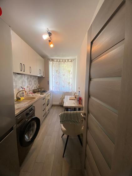 2 decomandate la ETAJUL 1 renovat Cornisa - 7