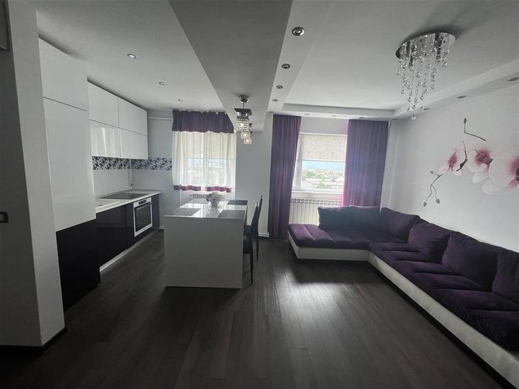 Apartament 2 camere, etaj 8, lift nou, zona Piata Unirii- scoala 9 - 8