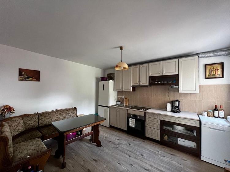 Proprietar - Casa utilata si mobilata cu etaj ,orientata spre soare (Sud) - Popricani - 2