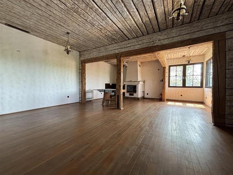 Proprietate de patrimoniu pe malul lacului Paleu - Teren 2.300 mp - piscina - Co - 7