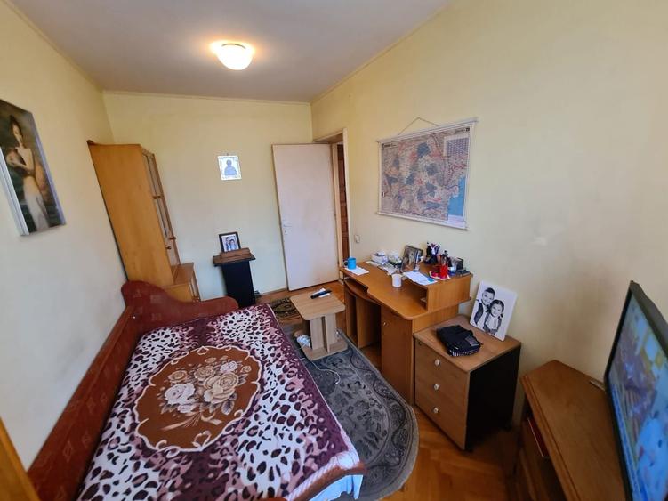 Vand apartament 3camere - 5