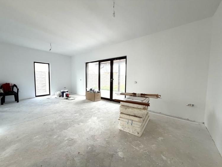 Duplex spatios, 5 camere, 111 mp, teren 330 mp - Dumbravita - 1