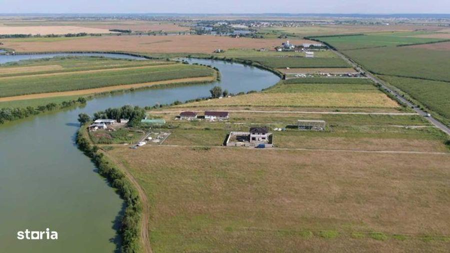 Terenuri intravilane in zona lacurilor - 1