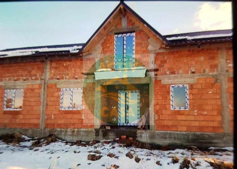 Casa de vanzare la doar 12 km de Roman - 2