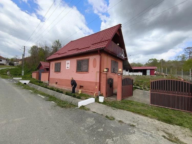 Casă cu 3 camere cu Teren 1800 Mp în Ilimbav