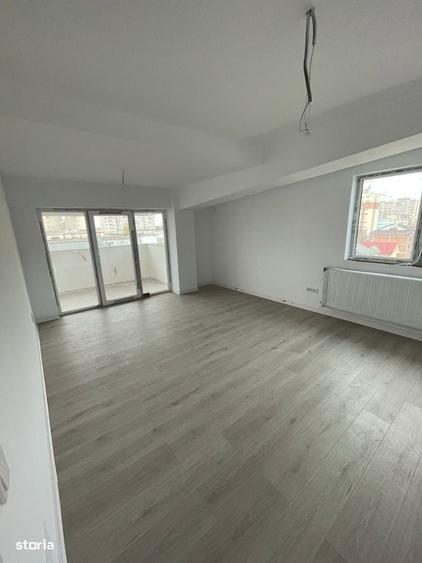 Apartament cu 4 camere decomandat în George Enescu