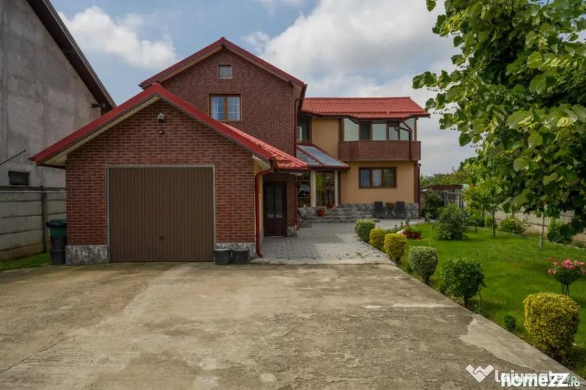 Casă cu 7 camere cu Teren 750 Mp în Afumați