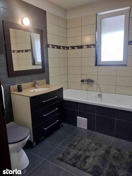 Apartament cu 3 camere în Florești