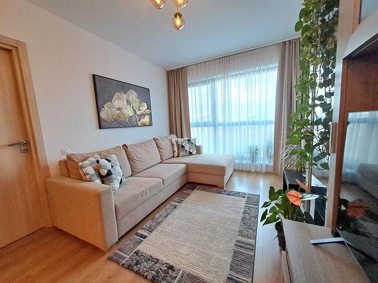 Apartament cu 3 camere semidecomandat în Pipera