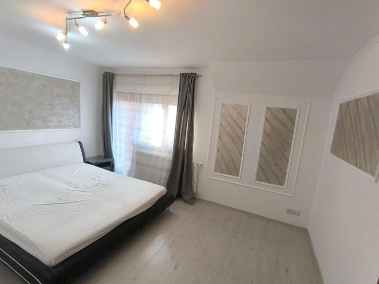 Duplex cu 5 camere cu Canalizare în Dumbrăvița
