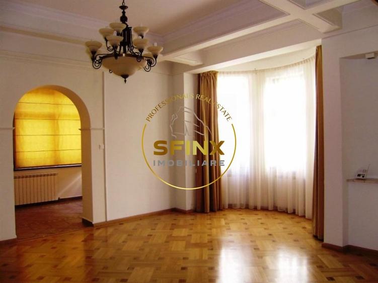 Apartament cu 11 camere în Capitale