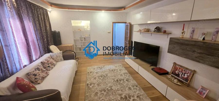 Casă cu 5 camere cu Teren 384 Mp în Păcii