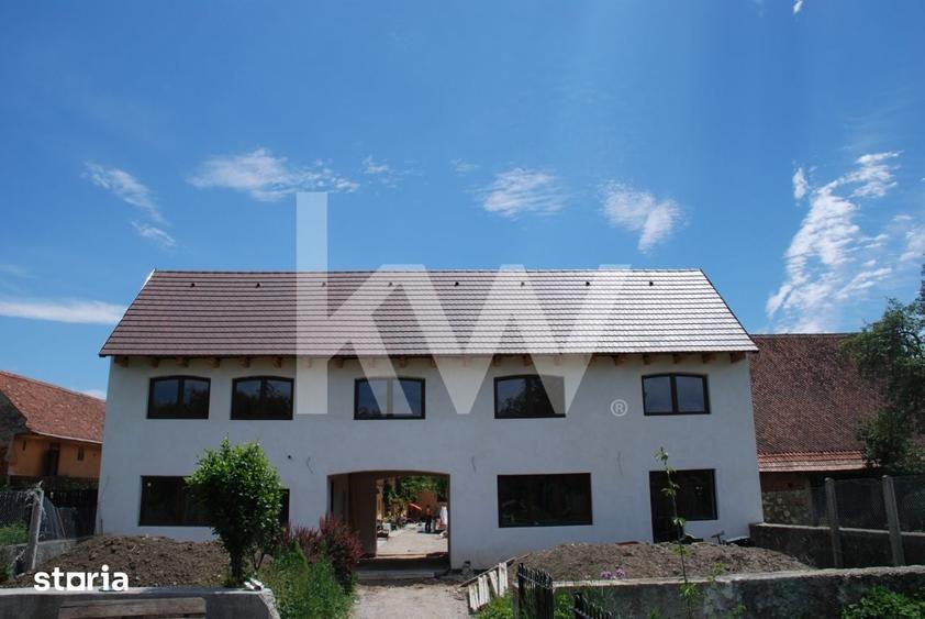 Casă cu Teren 2454 Mp în Cristian