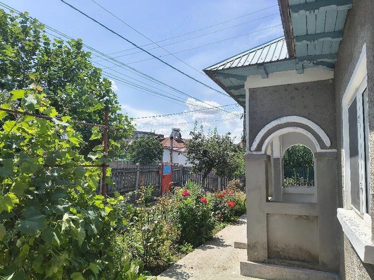 Casă cu 5 camere cu Teren 410 Mp în Mahmudia