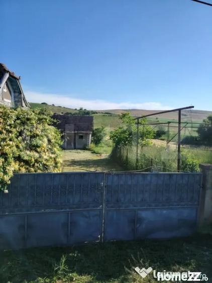 Casă cu 2 camere cu Teren 3750 Mp în Ceanu Mare