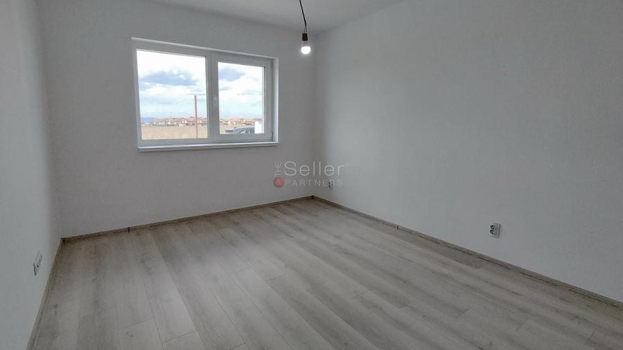 Casă individuală cu 3 camere cu Canalizare în Sânpetru