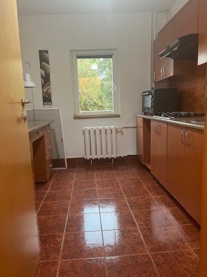 Apartament cu 2 camere semidecomandat în Spitalul Județean