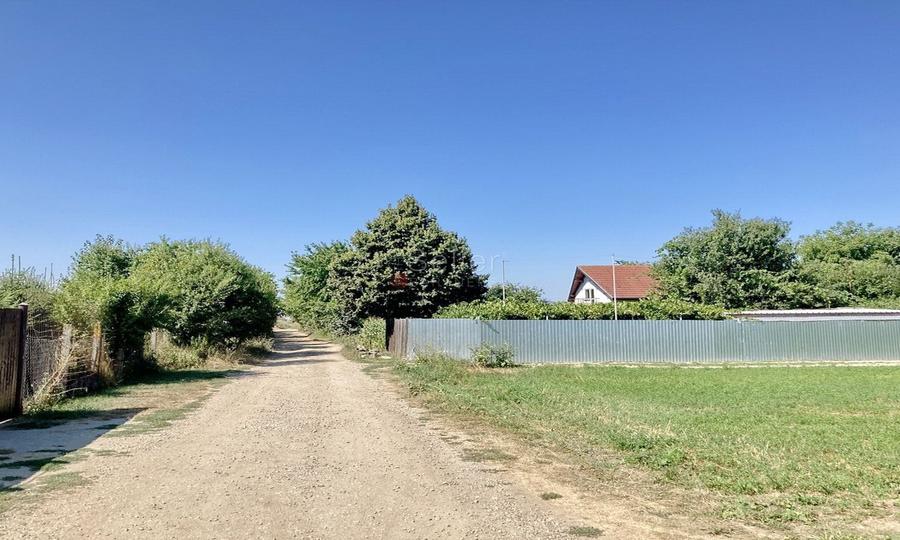 Teren Construcții intravilan de 20400 mp, în Stupini