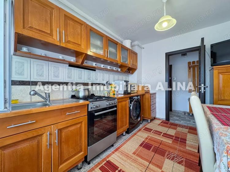 Apartament cu 2 camere decomandat în Decebal