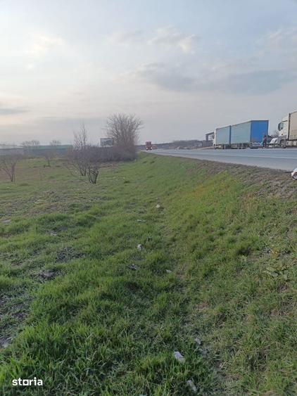Teren de 2200 mp, în Nord