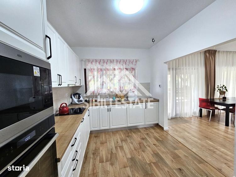 Casă cu 4 camere în Sadu