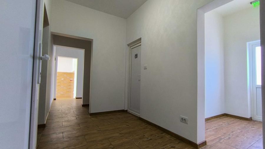 Spațiu comercial, de 115 mp, în Șimnicu de Sus