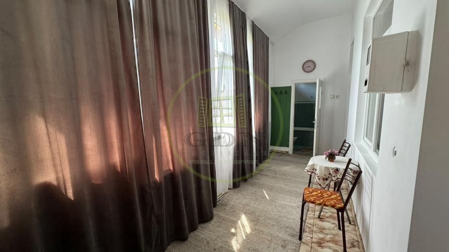 Apartament cu 2 camere semidecomandat, mobilat în Semicentral