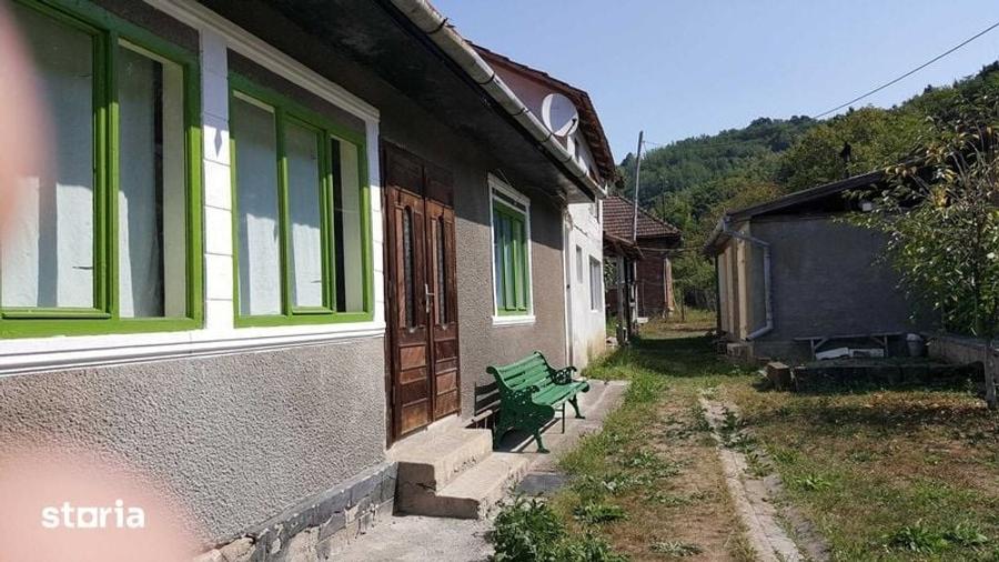 Casă cu 3 camere cu Teren 80 Mp în Central