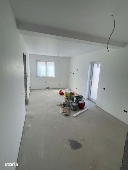 Casă cu 7 camere cu Teren 750 Mp în Central
