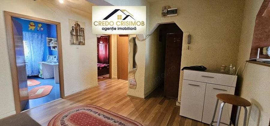 Vand apartament 4 cam cf 1 decomandat etajul 2 zona Micro 4 - 5