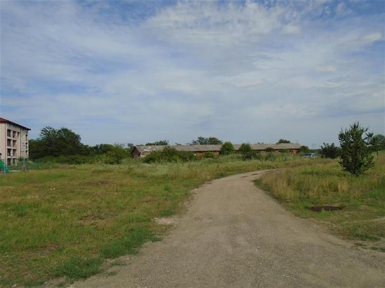 Pentru DEZVOLTATORI si INVESTITORI! Teren intravilan, 15.000 mp, Micalaca - 8