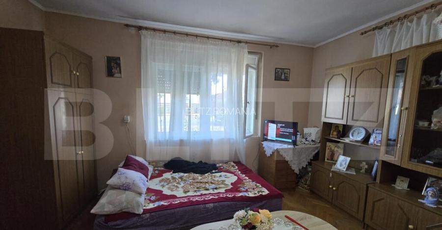 Casa 2 camere, 95 mp . Teren 4446 mp - Amati
