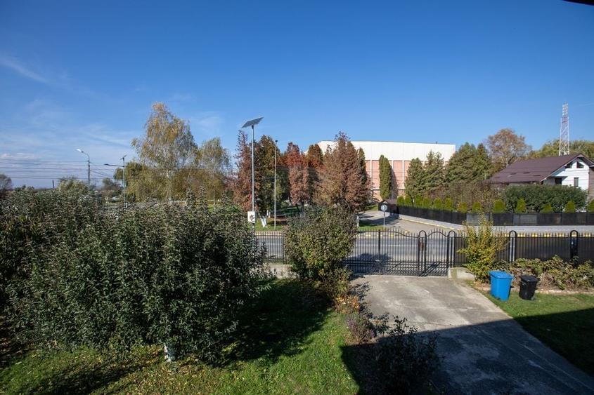 Vilă cu 7 camere de vânzare în zona Centrală Orașul  BUHUȘI - 36