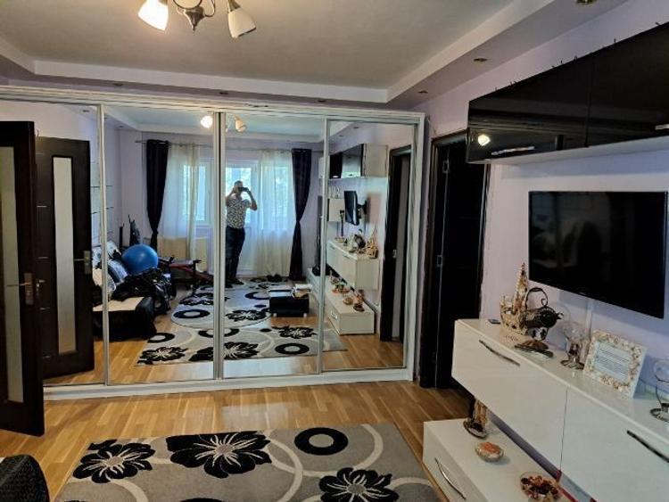 Apartament 2 camere de vanzare zona 13 Septembrie - Zona B - 1