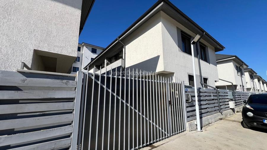 Vilă P+1+M de vânzare în complex privat – 5 camere, 2 parcări, curte proprie Vilă P+1+M de vânzare în complex privat – 5 camere, 2 parcări, curte proprie