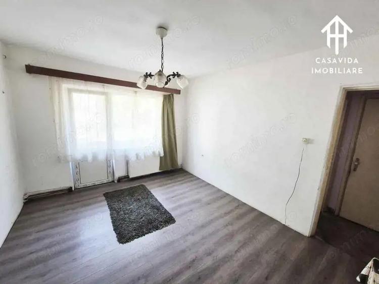 Apartament cu 3 camere de vanzare Etaj 1, zona centrala (Unic) - 1