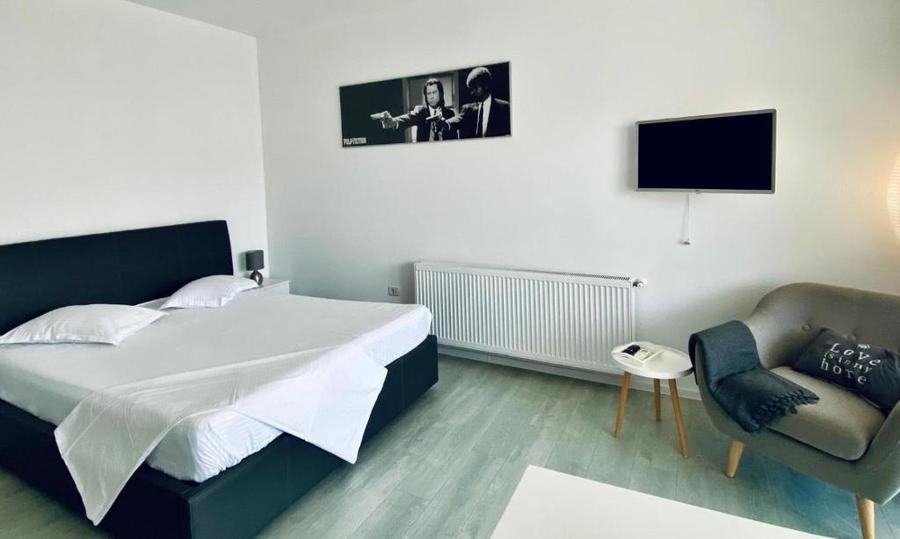 Mamaia Nord- Garsoniera 40mp mobilata-utilata, termen lung, la 30m de plaja - 2