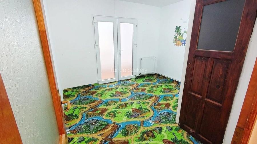 Apartament 3 camere,  70 mp , parter inalt/ 4E,  zona U.T.C.N.,Zorilor