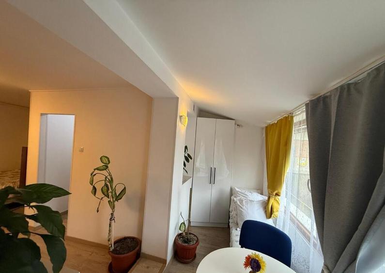 Garsoniera mobilata ?i utilata complet-zona Miorita - 6