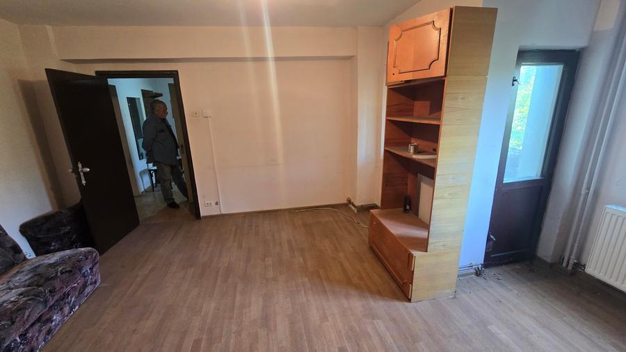 Calea Rahovei. Sector 5. Bloc 1986 | Etaj 3/4 | Centrală proprie - 15