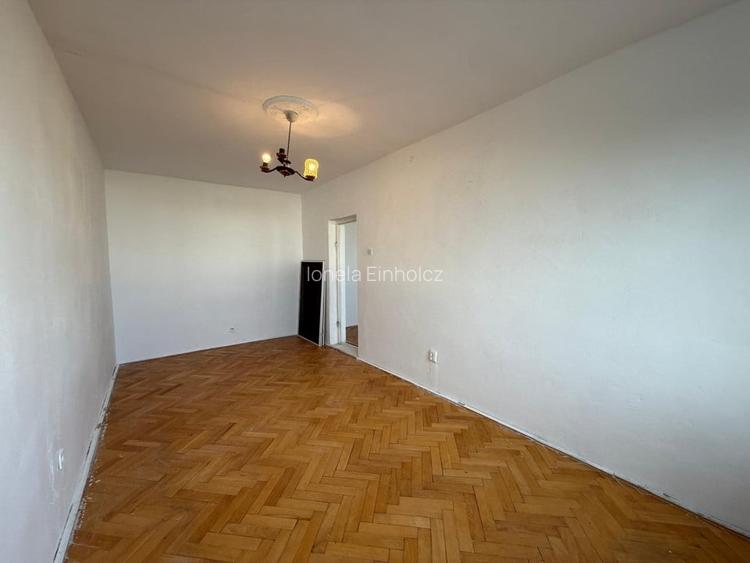 Apartament 2 camere, etaj 3,  mp 49 mp utili, zona Soarelui