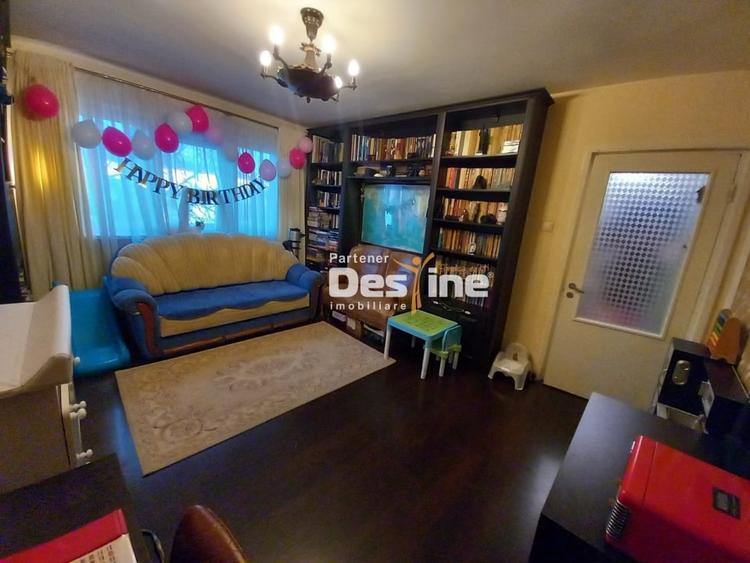 Apartament 2 camere 42 mp renovat cartier Smirodava Roman - 1