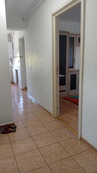 Inchiriez garsoniera cu balcon, etaj 2, Deva cartier Dacia la persoana nefumatoare. - 1