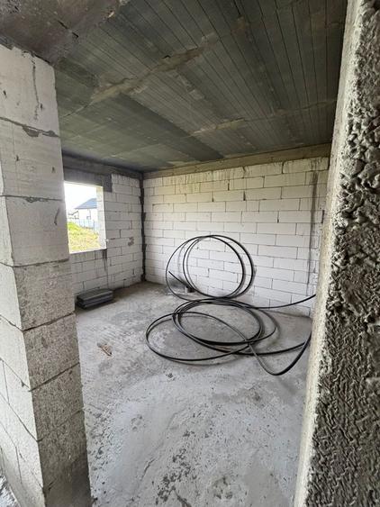 Casa la rosu Plaiul Vulcanesti zona Lapus Craiova cu placa - 6