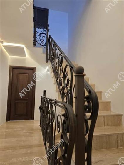 Vila 10 camere fiecare cu baie proprie in zona Central Istorica Sibi - 13