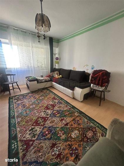 3 camere, etaj 5, bloc din 1982 zona Dacia - 1