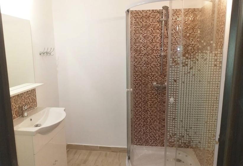 Apartament cu 2 camere decomandat în Titan